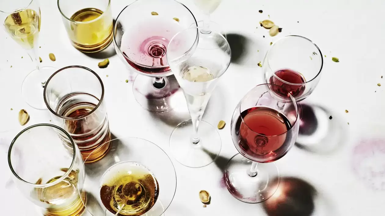 Zergatik ezin duzu alkoholik edan antibiotikoak hartzen dituzun bitartean