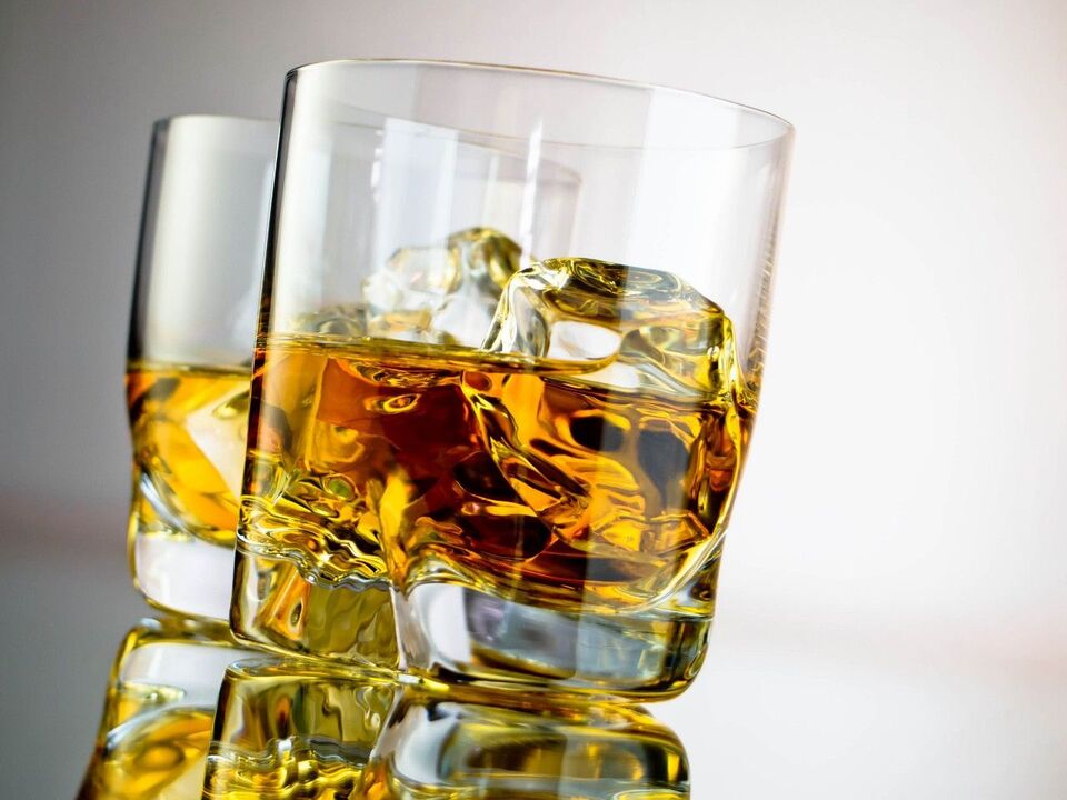 Alkohola, emakumeen menpekotasun fisiko eta psikologikoa eragiten duena